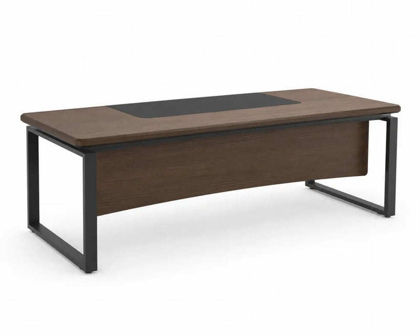 Bureau rectangulaire en bois et métal brun avec dessus en cuir synthétique noir